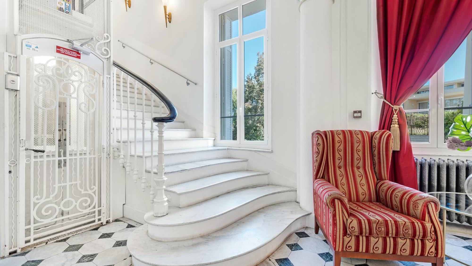 Hotel Les Tourelles سانت ماكسيم المظهر الخارجي الصورة